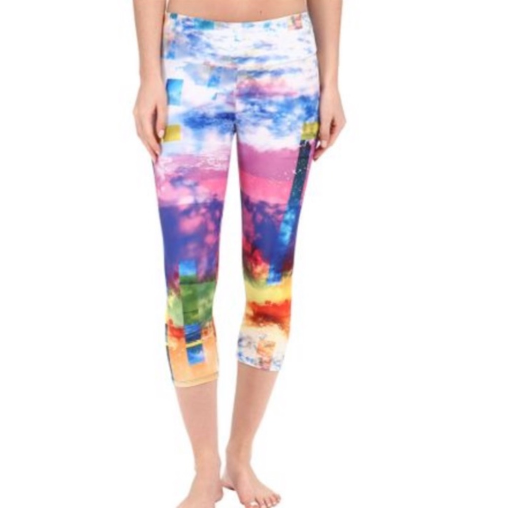 Onzie Waikiki Capri crop Leggings size S/M